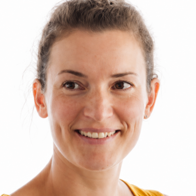 Angela Portait quadrat